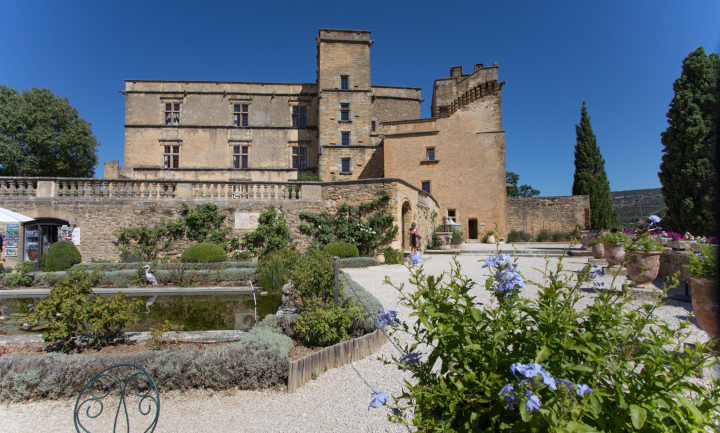 Château de Loumarin et ses abords fleuris@AHocquel