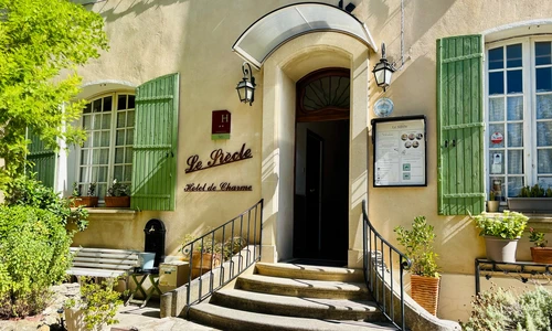 Rachat de l’hôtel Le Siècle à Mazan