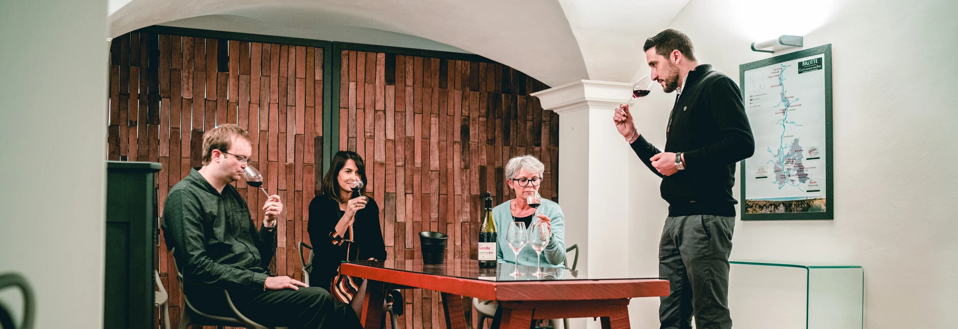 Atelier de dégustation de vin  © O'Brien